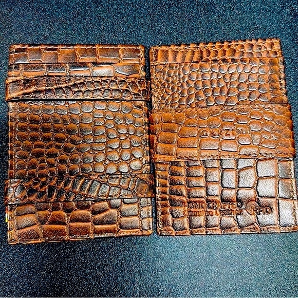 New Garzini majic wallet in brown color made of Croc leather up for sale. - Picture 7 of 7